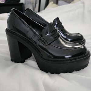 Madden Girl Kassidy Black Platform Loafers Size 6